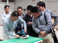 打磨拋光-2014年第六期廣州博皓玻璃鋼模具制作培訓班